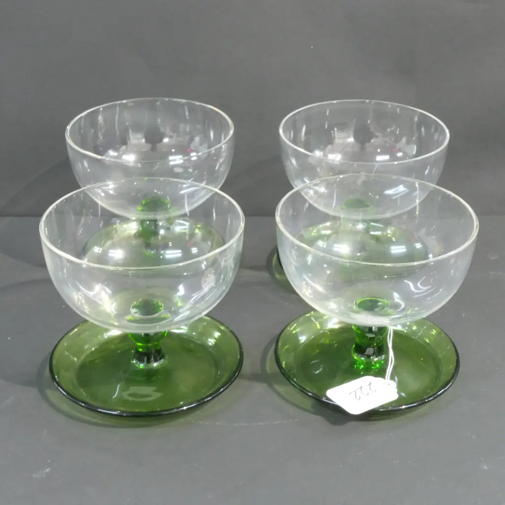 4 FOOTED GREEN STEMMED DESERT GLASSES Image 1++