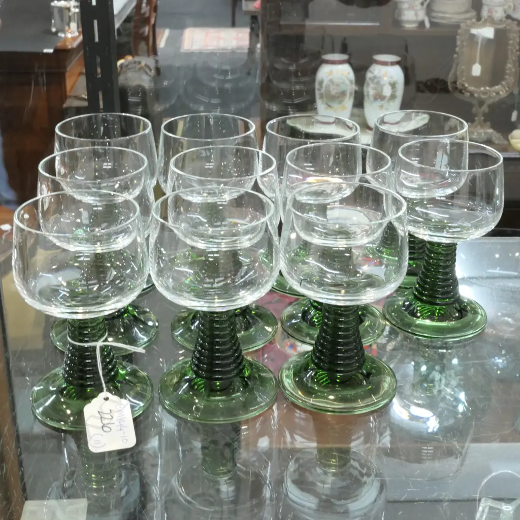 11 SMALL GREEN STEMMED GLASSES Image 1++