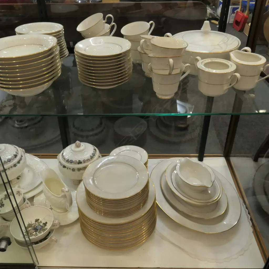 LARGE NORITAKE DINNER SERVICE Image 1++