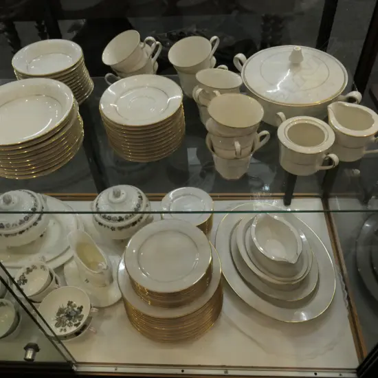 LARGE NORITAKE DINNER SERVICE