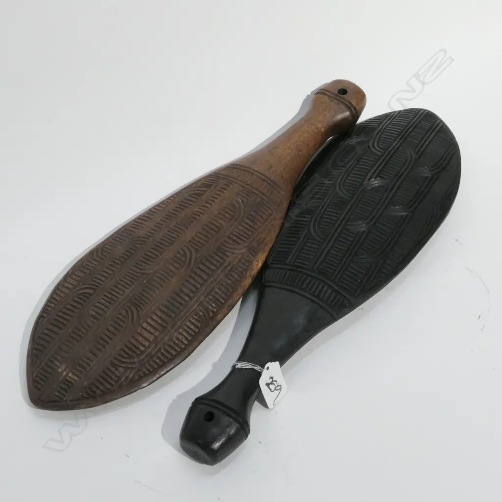 CARVED WOOD MODERN PATU L. 340MM Image 1++