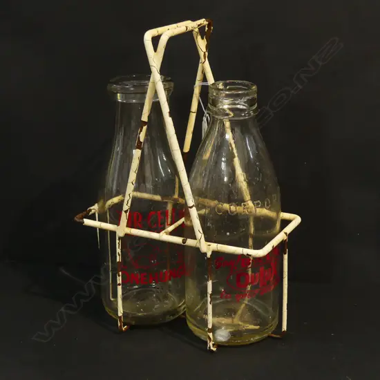 MILK BTL HOLDER WITH ONEHUNGA AIRCELL MILK BOTTLE+ DULUX PINT MILK BTL H 260 MM