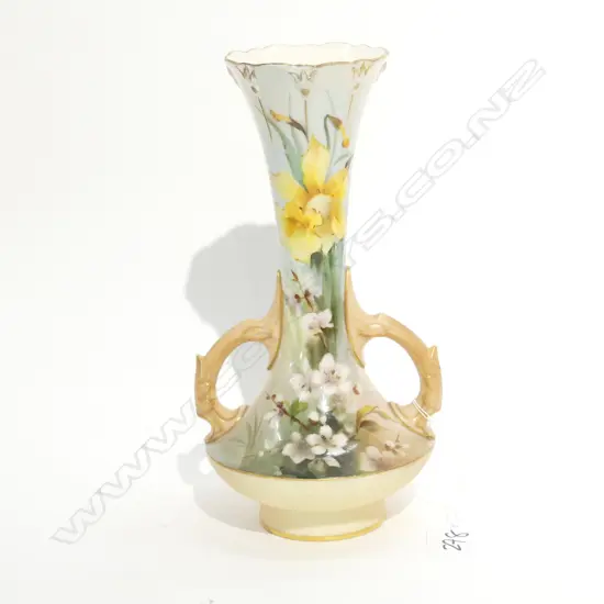 (17480) EARLY 20thC R/WORCESTER VASE H/PAINTED 