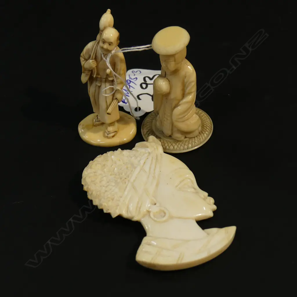 OLD JAPANESE CARVED IVORY FARMER + 2 OTHERS Image 1++