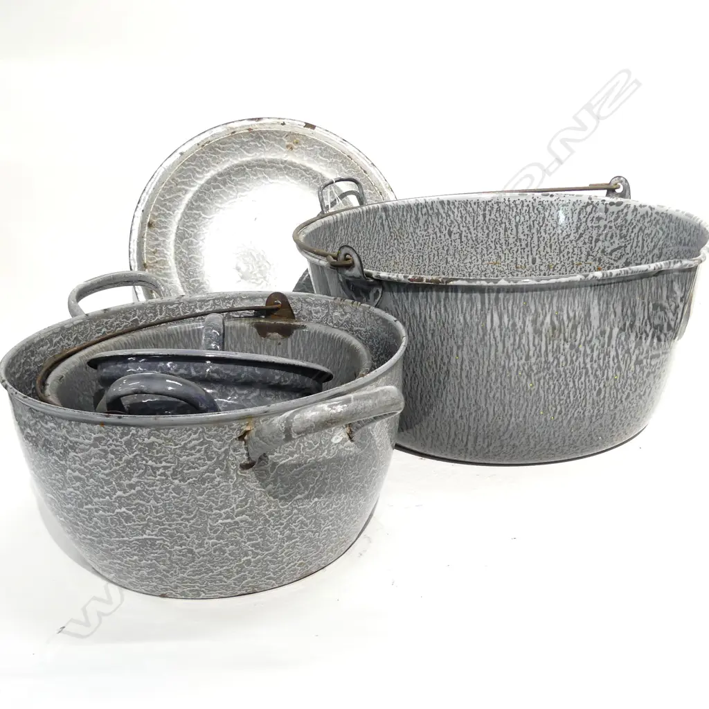 ENAMEL GRANITE WARE PRESERVING PANS ETC D 390 MM Image 1++