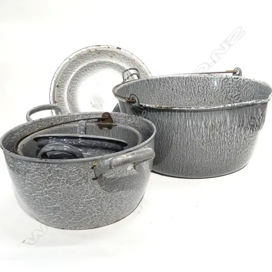 ENAMEL GRANITE WARE PRESERVING PANS ETC D 390 MM