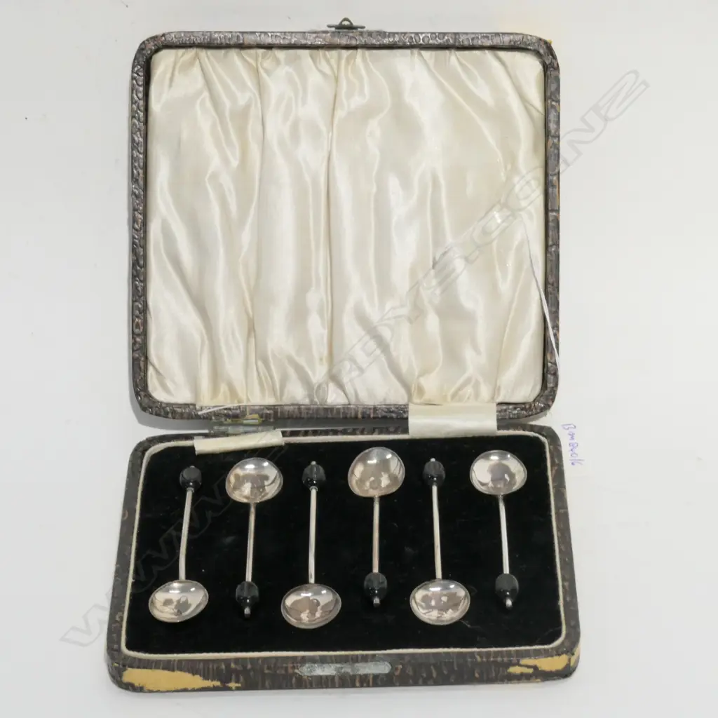 6 CASED STG SILVER COFFEE SPOONS Image 1++