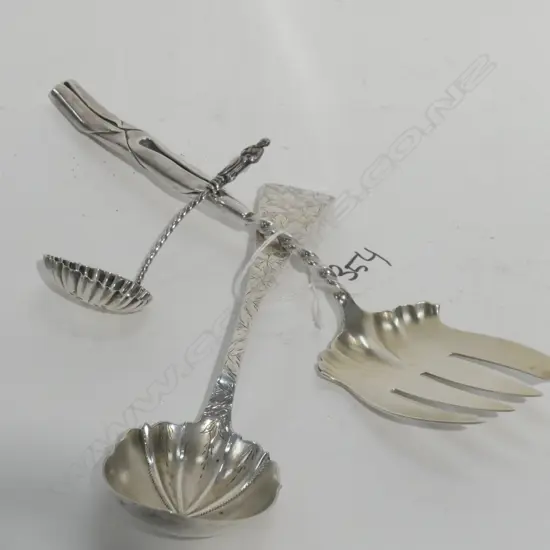 AMERICAN SILVER SERVING SPOON, SALAD SERVER & SMALL STERLING SIL SIFTER SPOON. Total  134gm