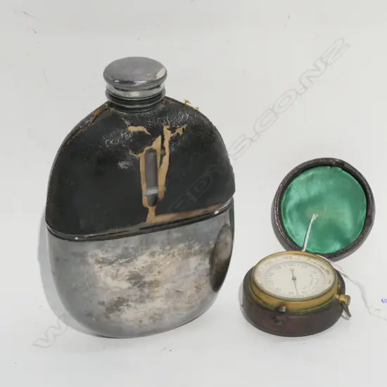 POCKET BAROMETER AND EP HIP FLASK AF 