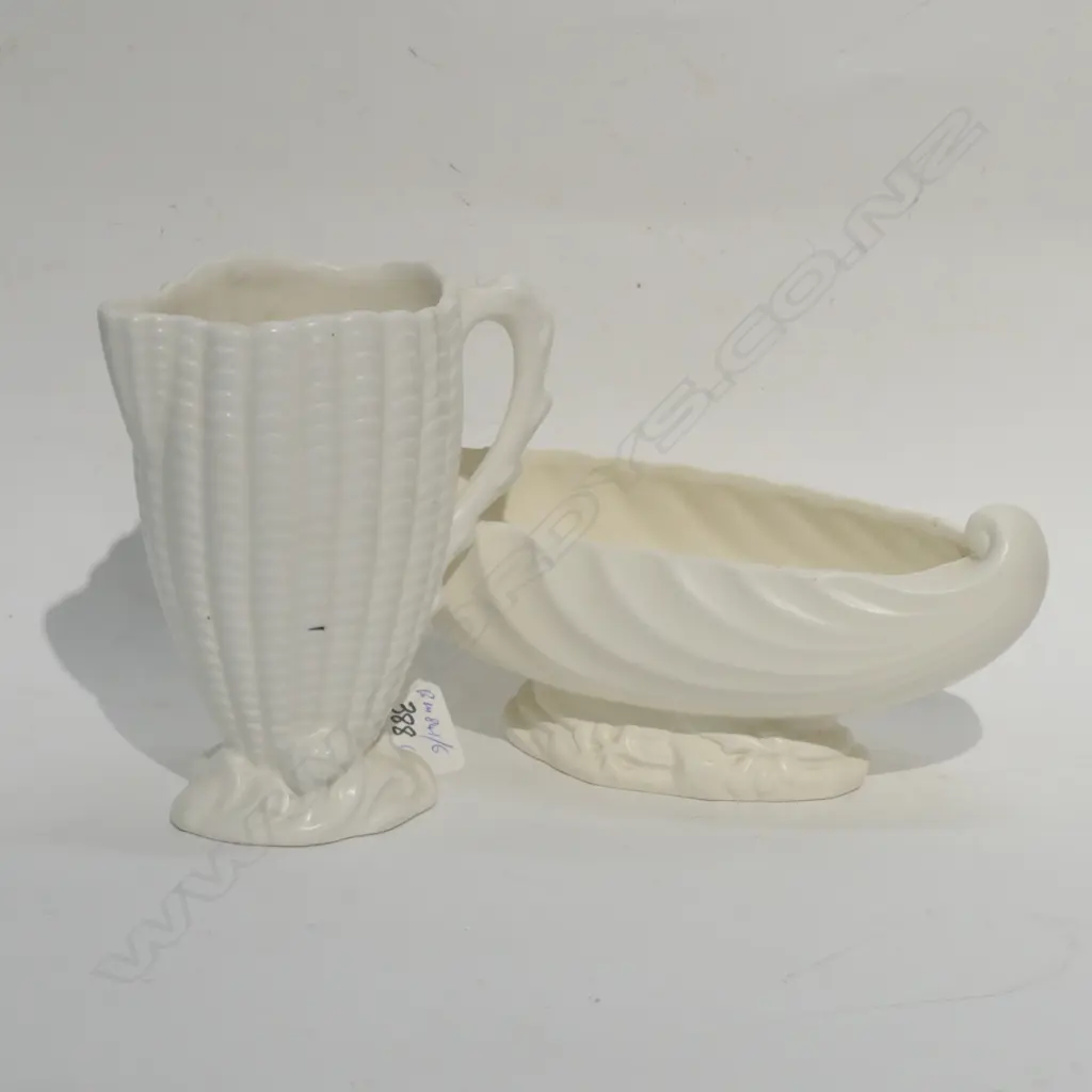 CROWN LYNN VASE AND SYLVAC JUG A/F L 2101 MM Image 1++