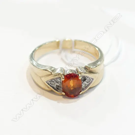 9CT GOLD TOURMALINE? & DIAMOND RING 4GMS