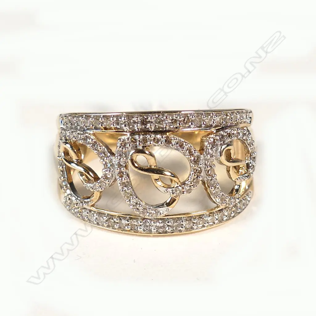 10CT YELLOW GOLD & DIAMOND DRESS RING Image 1++