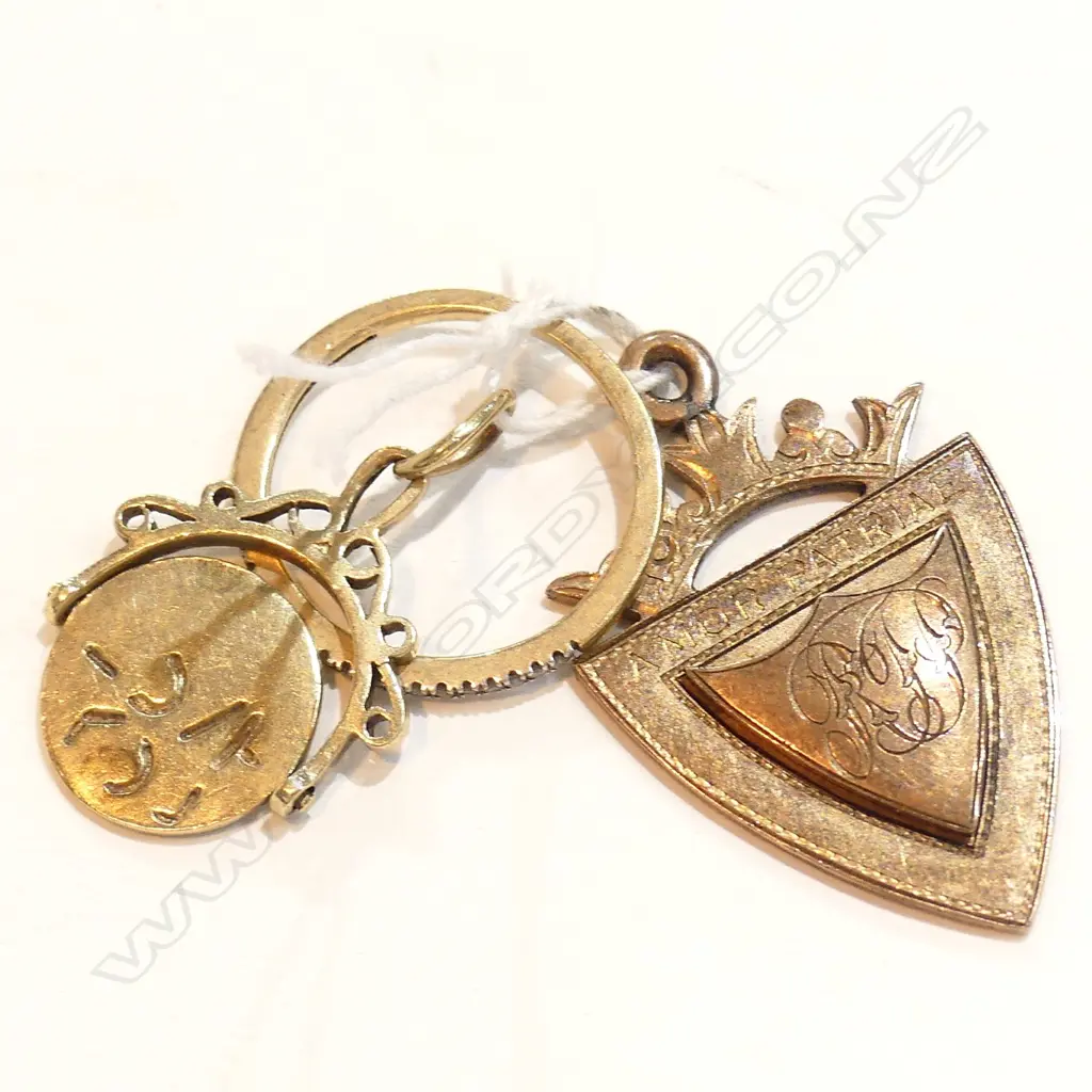 3 9CT GOLD PCES; RING + 2 FOBS 10.6GMS Image 1++