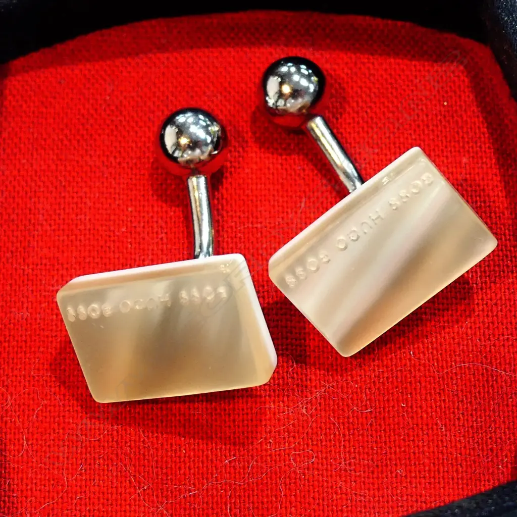 HUGO BOSS MOTHER OF PEARL CUFF LINKS Image 1++