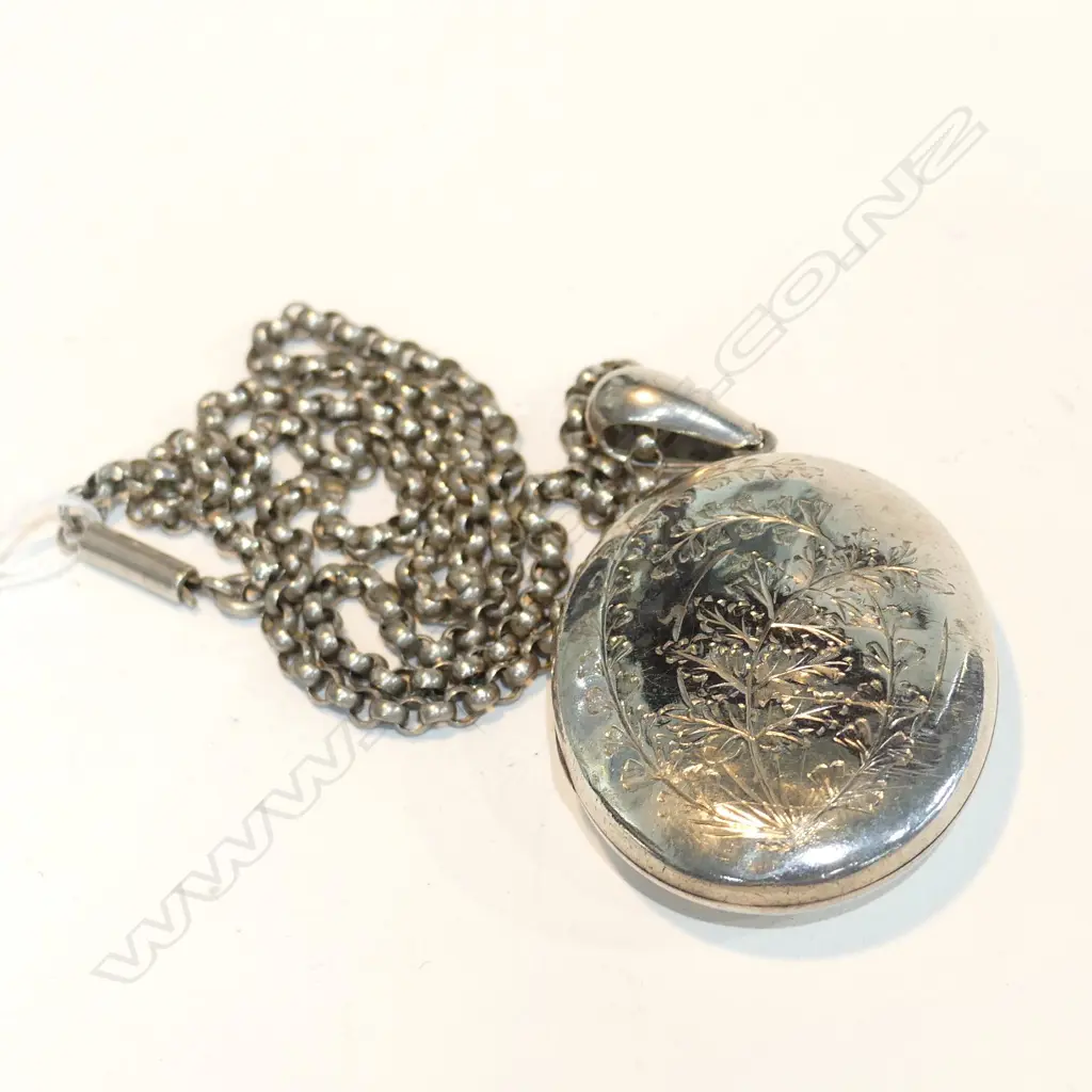 SILVER LOCKET Image 1++