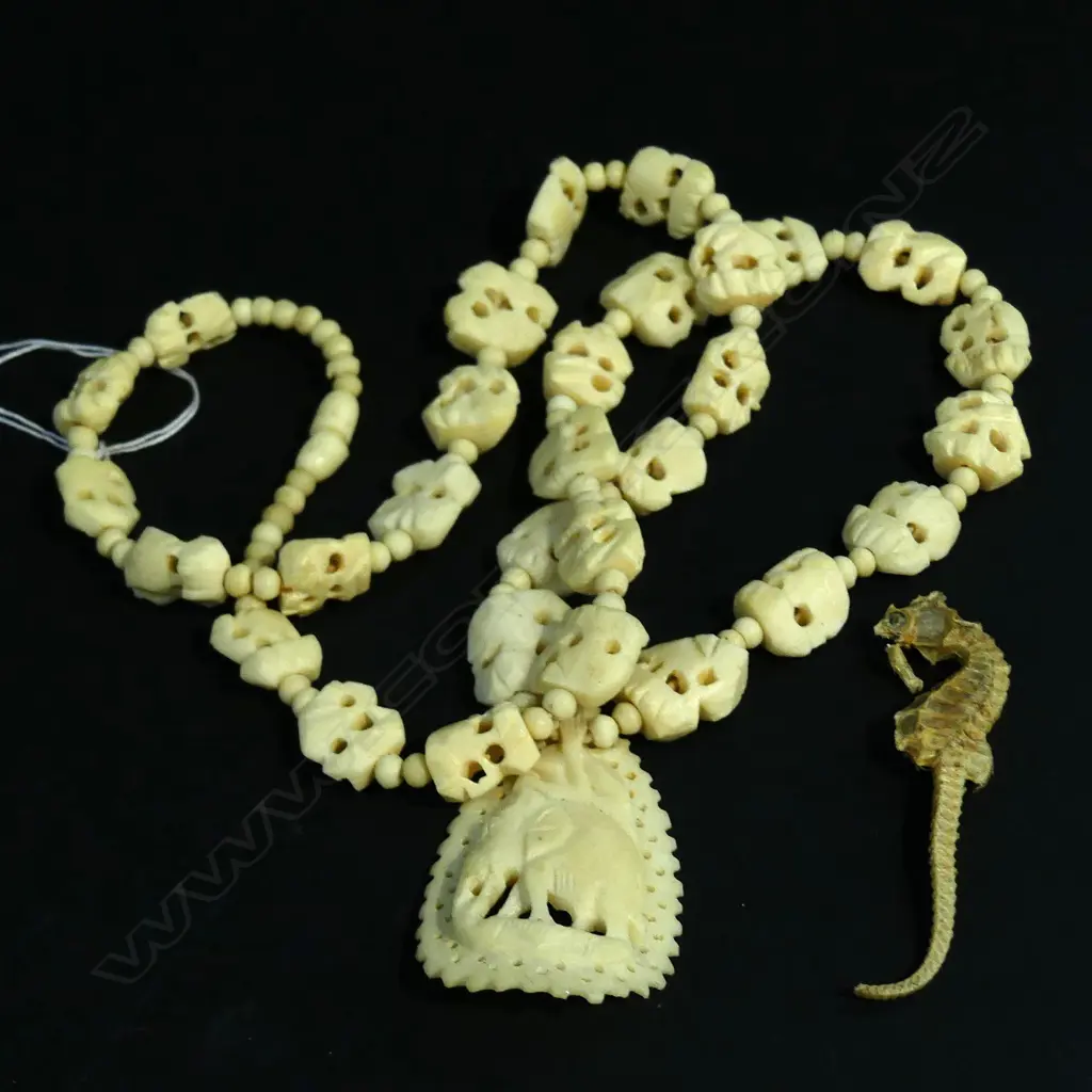 OLD FINE CARVED IVORY & SILVER DBLE PLAQUE BROOCH Image 1++