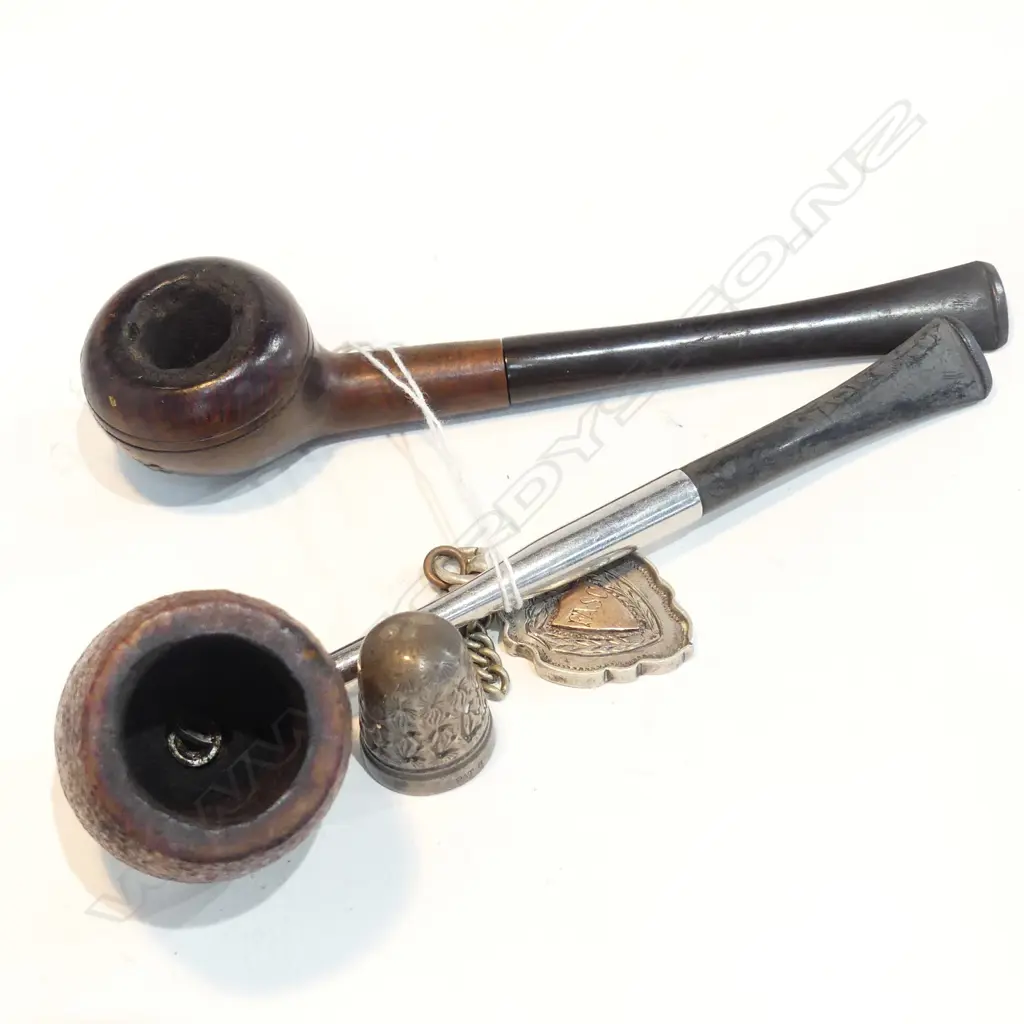 SILVER FOB MEDIALLIAN, THIMBLE + 2 PIPES. Image 1++