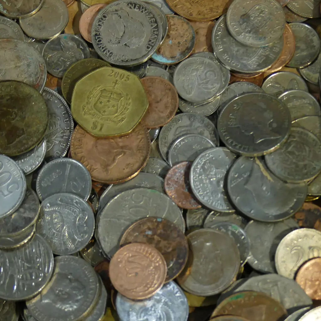 LOT ASST WORLD COINS  Image 1++
