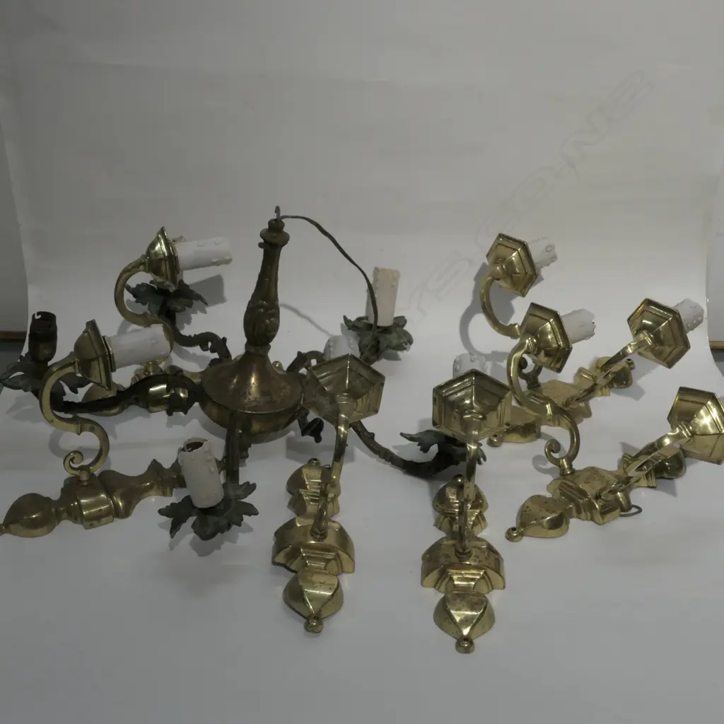 ASST BRASS WALL SCONCES AND CHANDELIER Image 1++