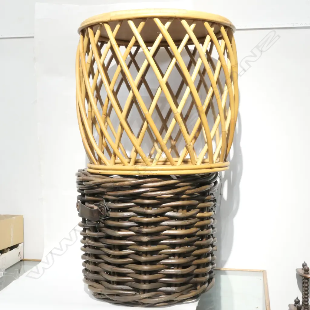 CANE SIDE TABLE AND WASHING BASKET LARGEST DIA. 650 Image 1++