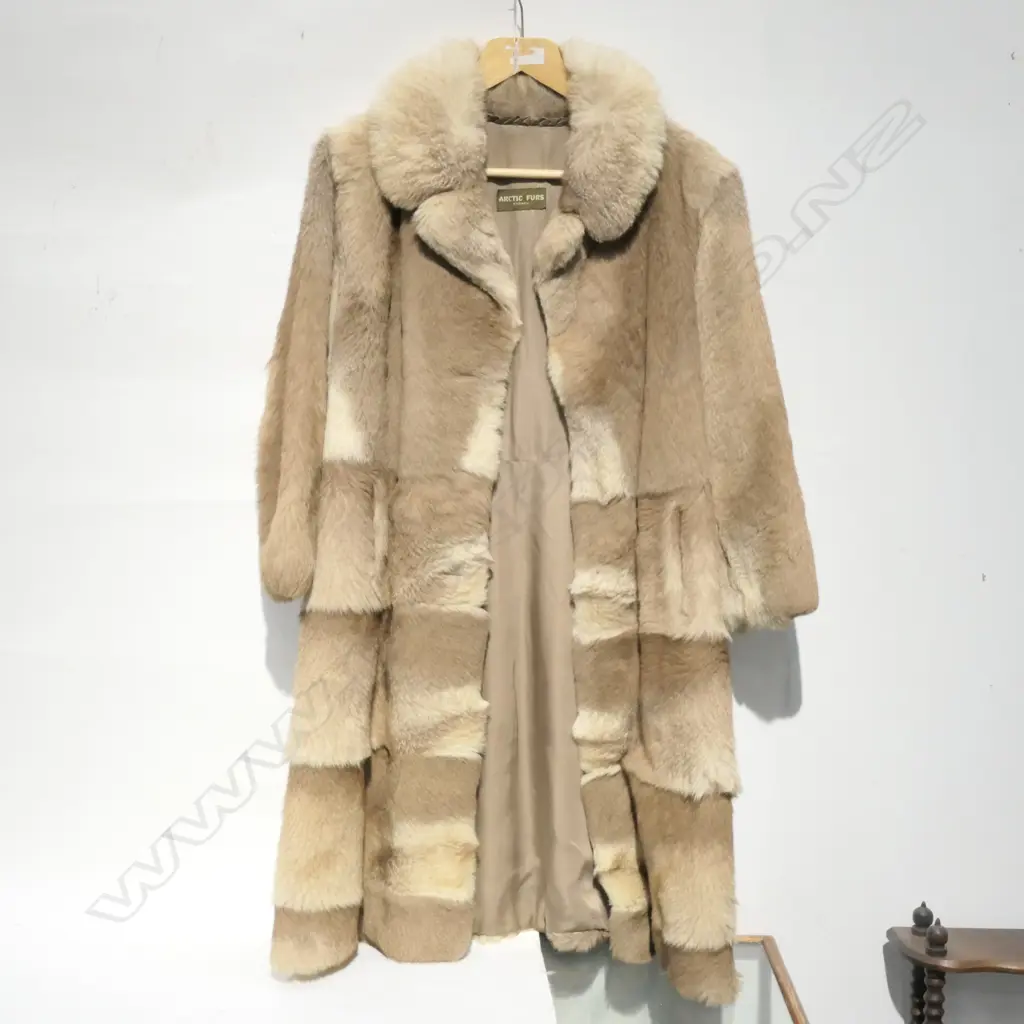 VINTAGE KANGAROO FUR COAT Image 1++