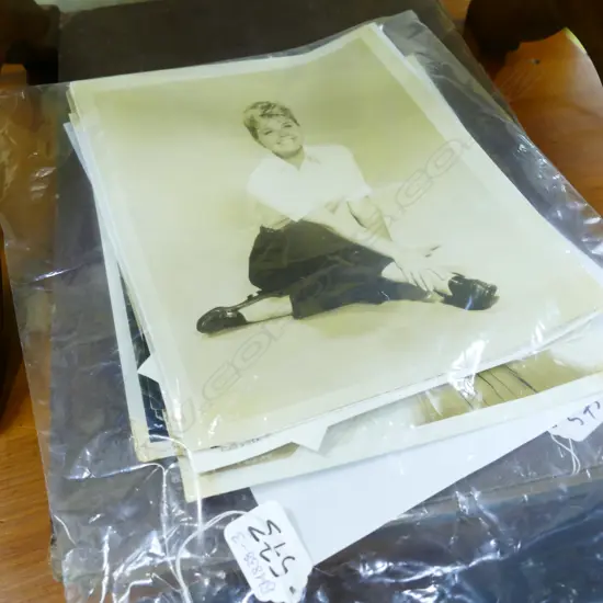 ASSORTED BLACK AND WHITE VINTAGE FILM STAR PHOTOS