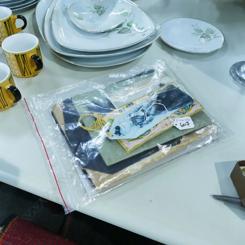 LOT ASST POSTCARDS ETC Image 1++