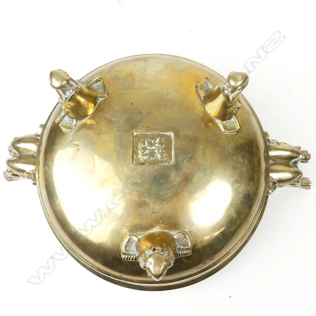 A Chinese bronze censer Image 1++