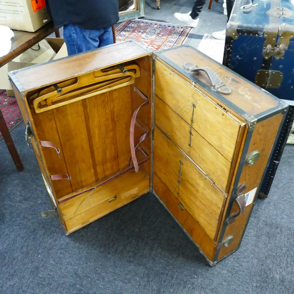 WOODEN METAL BOUND TRAVELLING TRUNK L 930 MM Image 1++