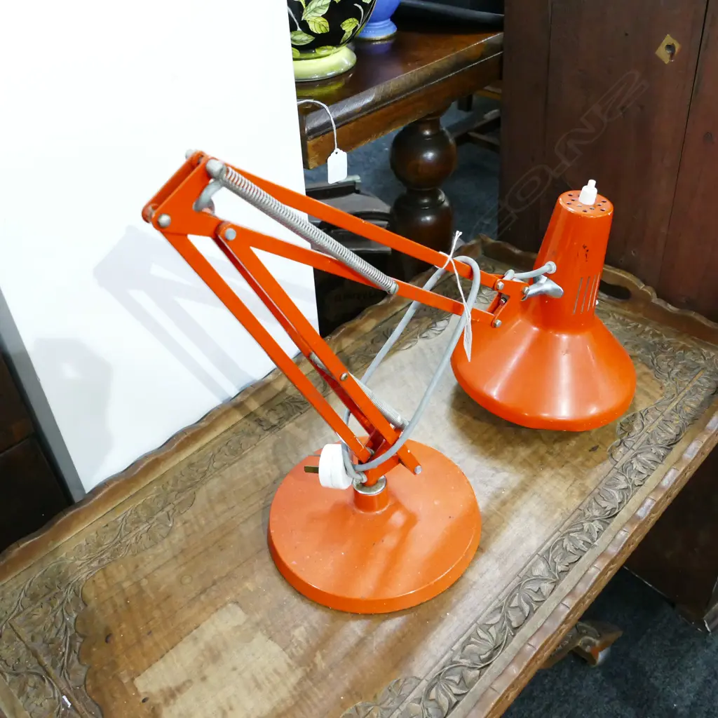 ANGLEPOIS LAMP Image 1++