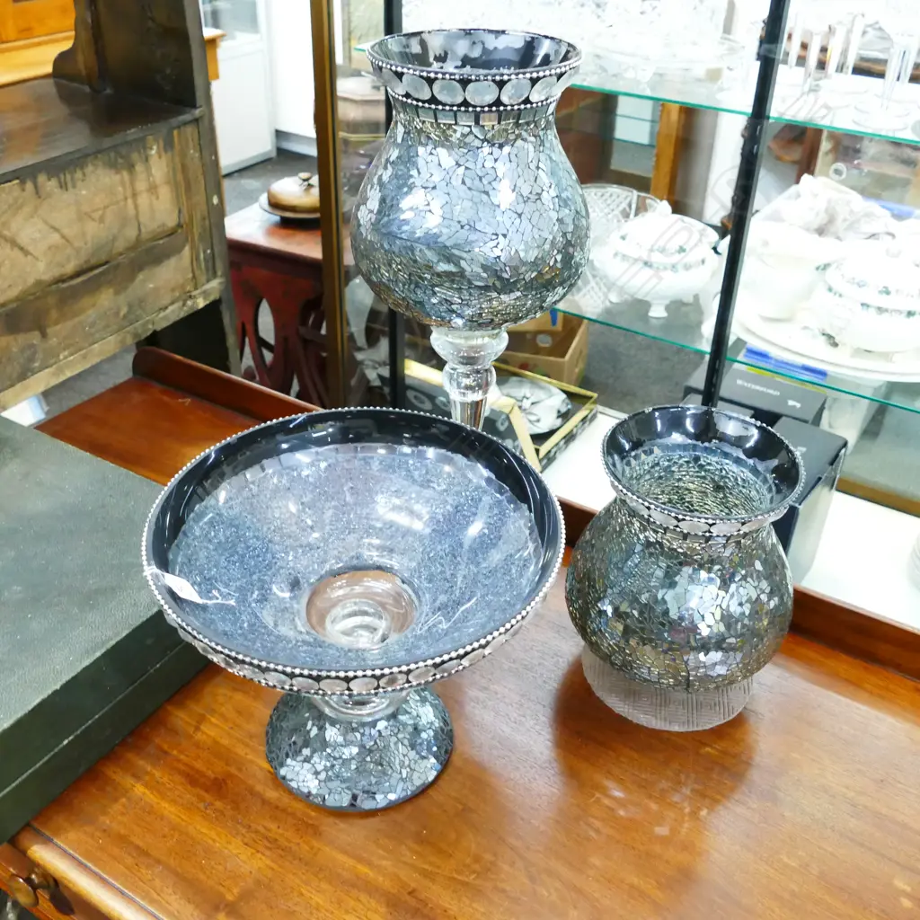 3 PCE GLAS SET MIRRORED SECTIONS; 2 LGE GOBLETS PEDESTAL BOWL Image 1++