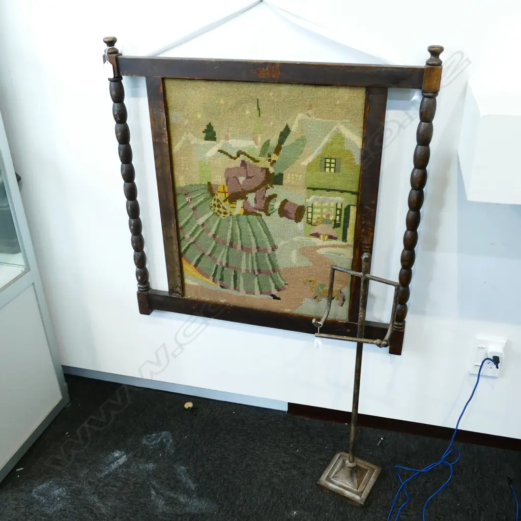 VINTAGE NEEDLEWORK FIRESCREEN H 750MM AND ROLL HOLDER Image 1++