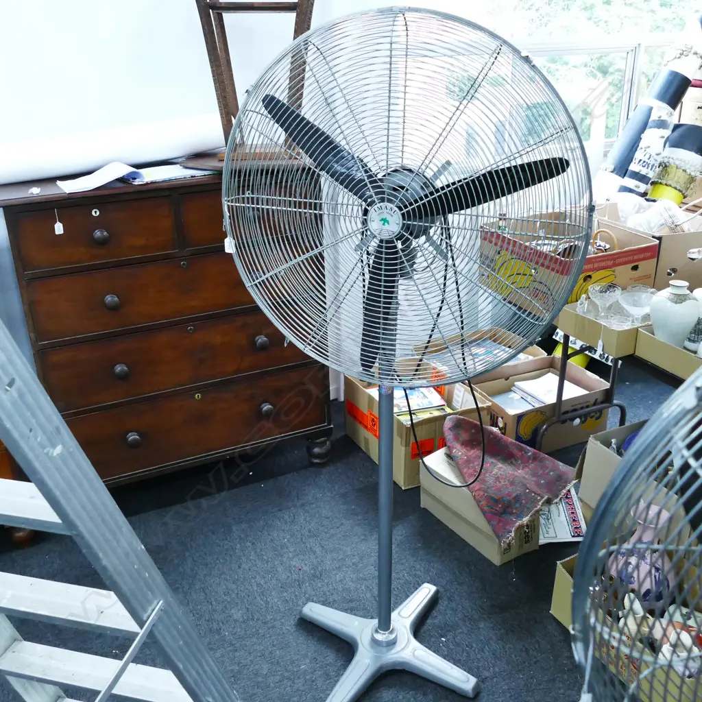 LGE 3 BLADE INDUSTRIAL FAN FLOOR STANDING Image 1++