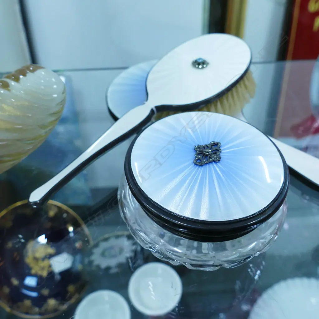 3 PIECE VANITY SET Image 1++