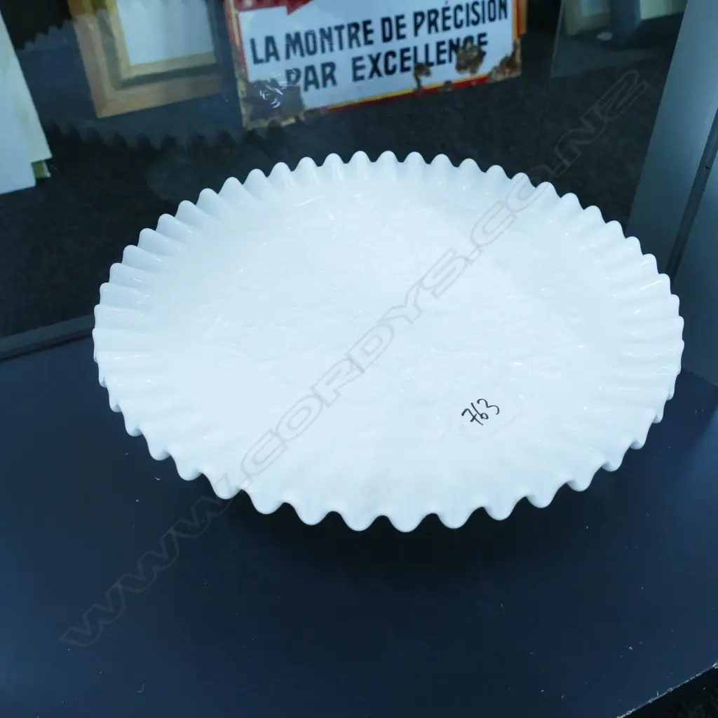 MILK GLASS CAKE STAND 330MM DIA Image 1++