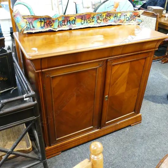 SMALL ITALIAN WALNUT BUFFET W. 1100 MM H. 950 MM