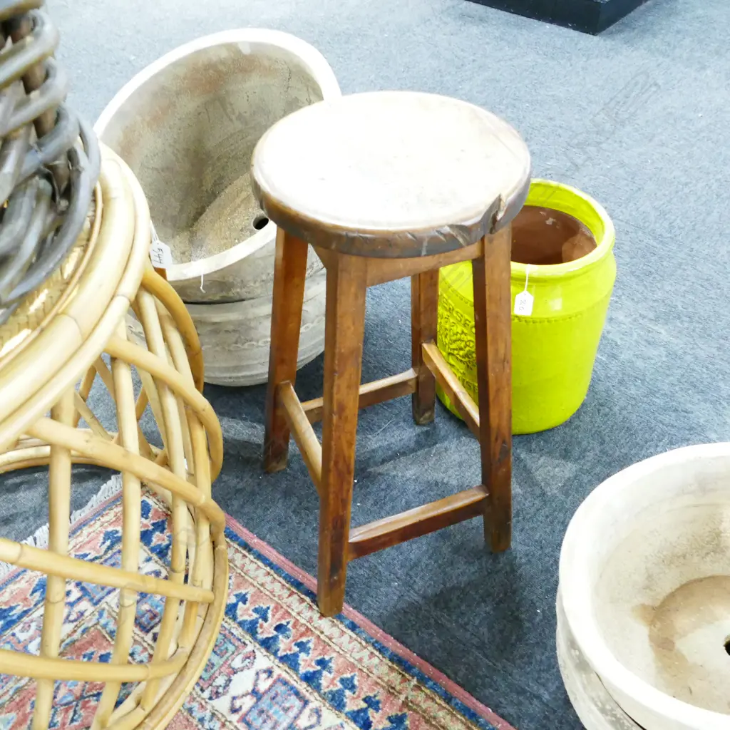 RUSTIC STOOL  Image 1++