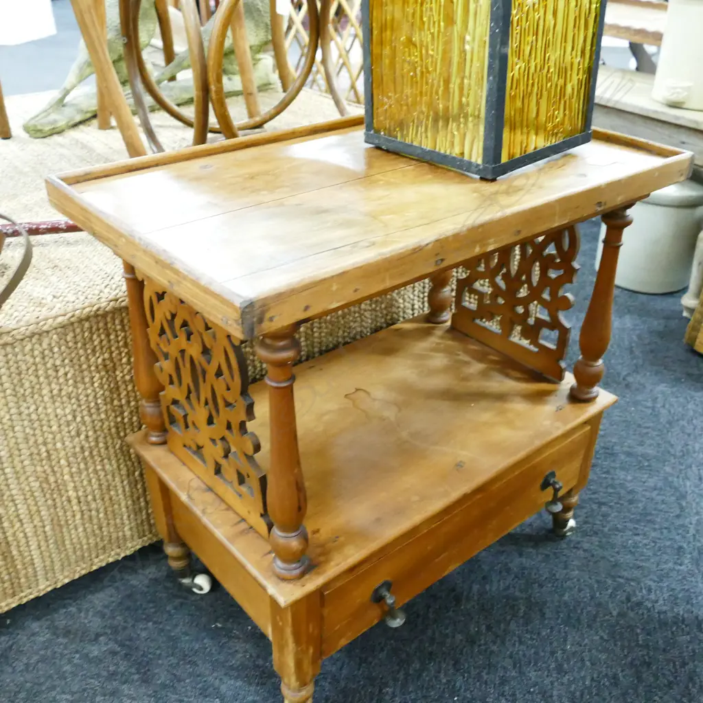 COLONIAL CANTERBURY WITH MODIFIED TRAY TOP Image 1++