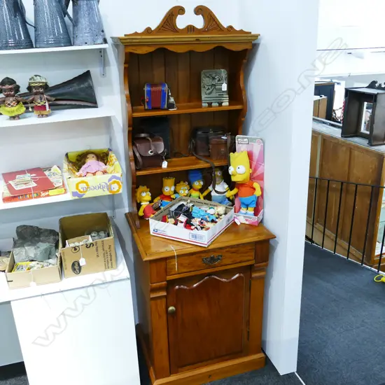 KAURI COLONIAL DRESSER small size