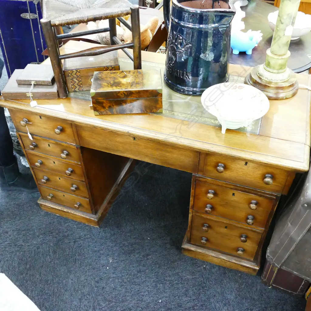 VICTORIAN TWIN PEDESTAL DESK Image 1++