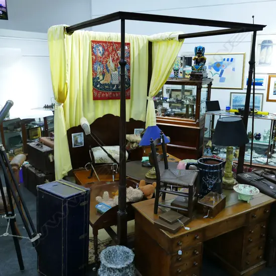 GEORGIAN MAHOGANY FRAMED QUEEN BED FRAME W 1430