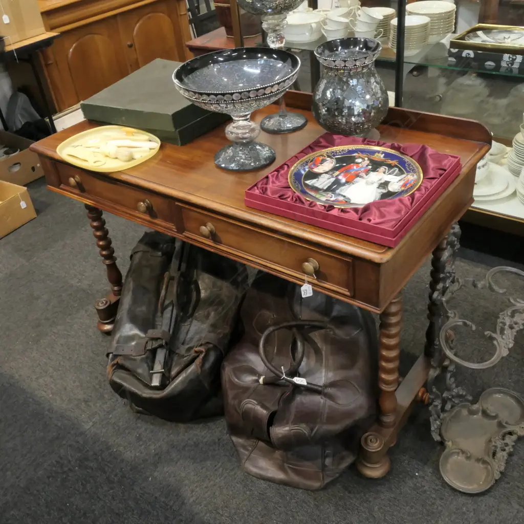 TWO DRAWER DESK WITH TURNED LEGS AND CROSSBAR W. 1200MM Image 1++