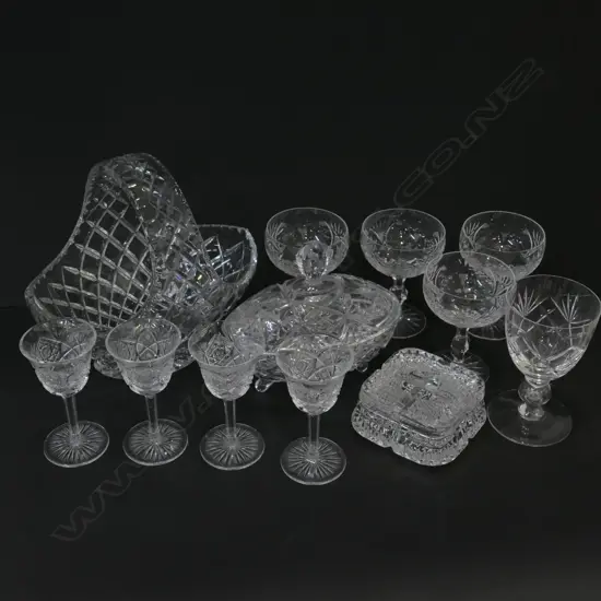 LOT ASST CRYSTAL AND GLASSWARE INCL. BASKET