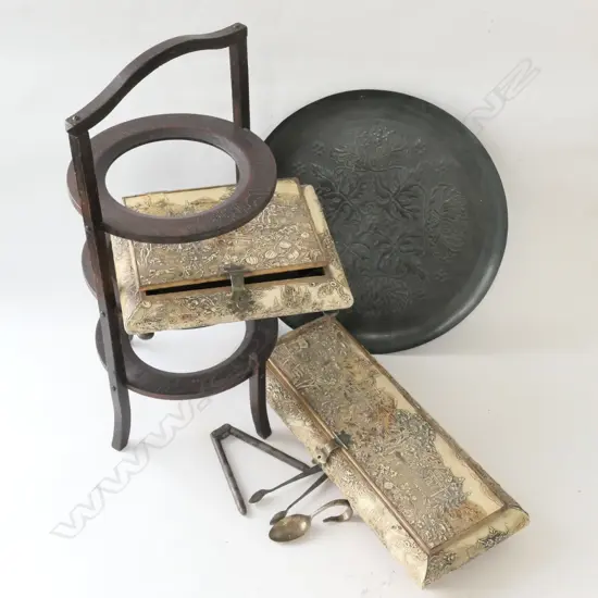 LOT MISC INCL. CAKE STAND / PAPIER MACHE LIDDED BOXES ETC