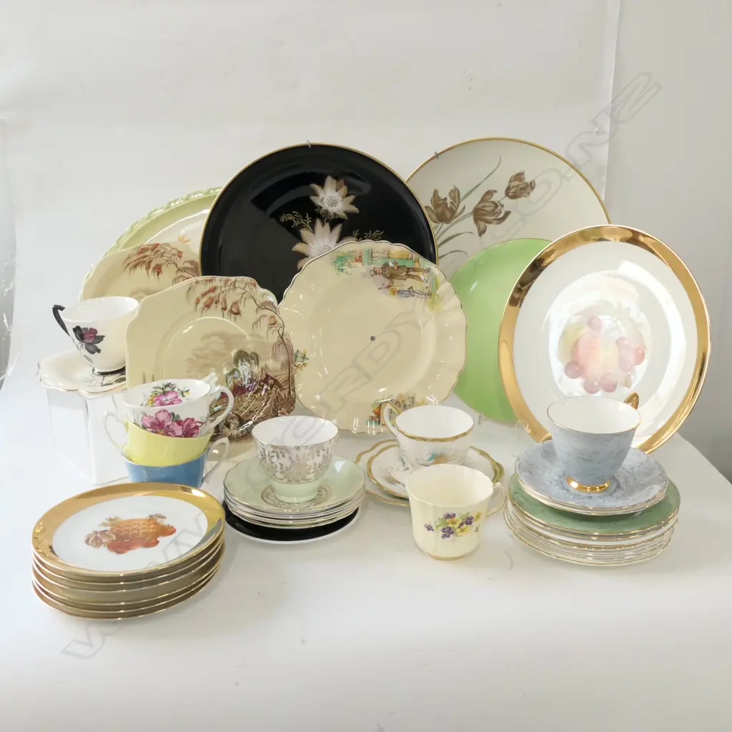 LOT ASST CHINA INCL ROYAL ALBERT ETC Image 1++