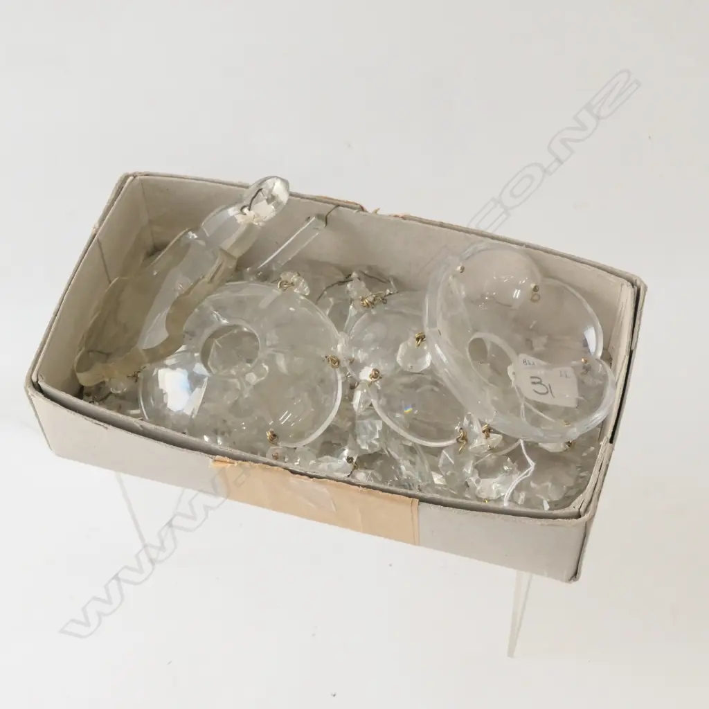 LOT CEILING LIGHT CRYSTALS Image 1++