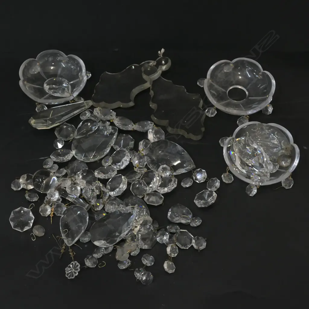 LOT CEILING LIGHT CRYSTALS Image 1++