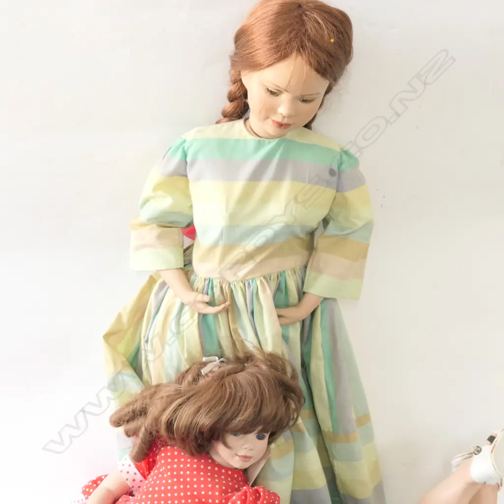 3 MODERN PORCELAIN ANTIQUE STYLE DOLLS Image 1++
