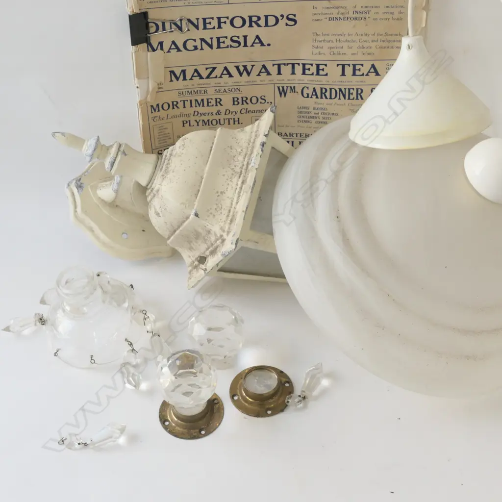 BOX LIGHT FITTINGS HANDLES ETC Image 1++