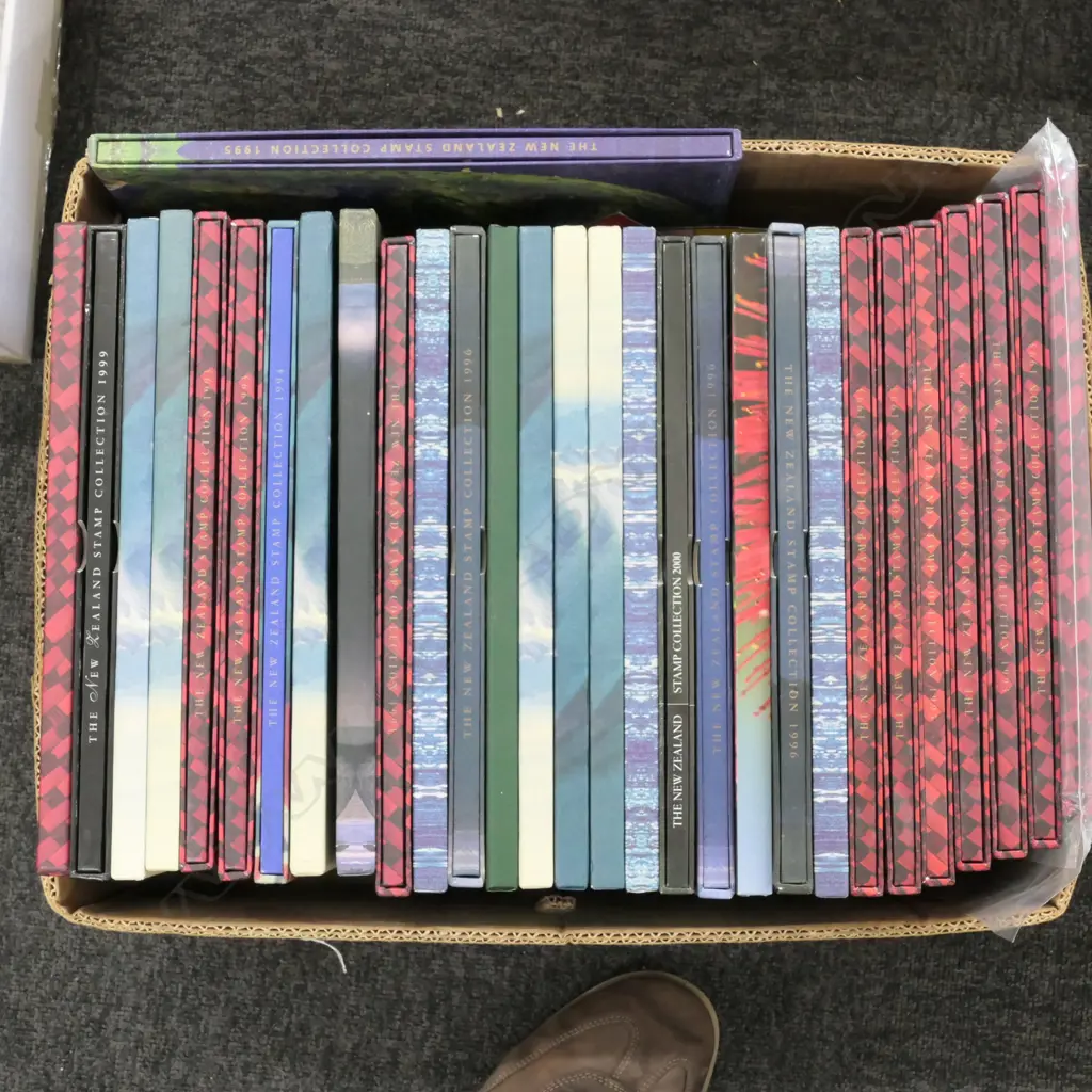 BOX OF NZ STAMP COLLECTIONS FOLDERS WITH NO STAMPS Image 1++